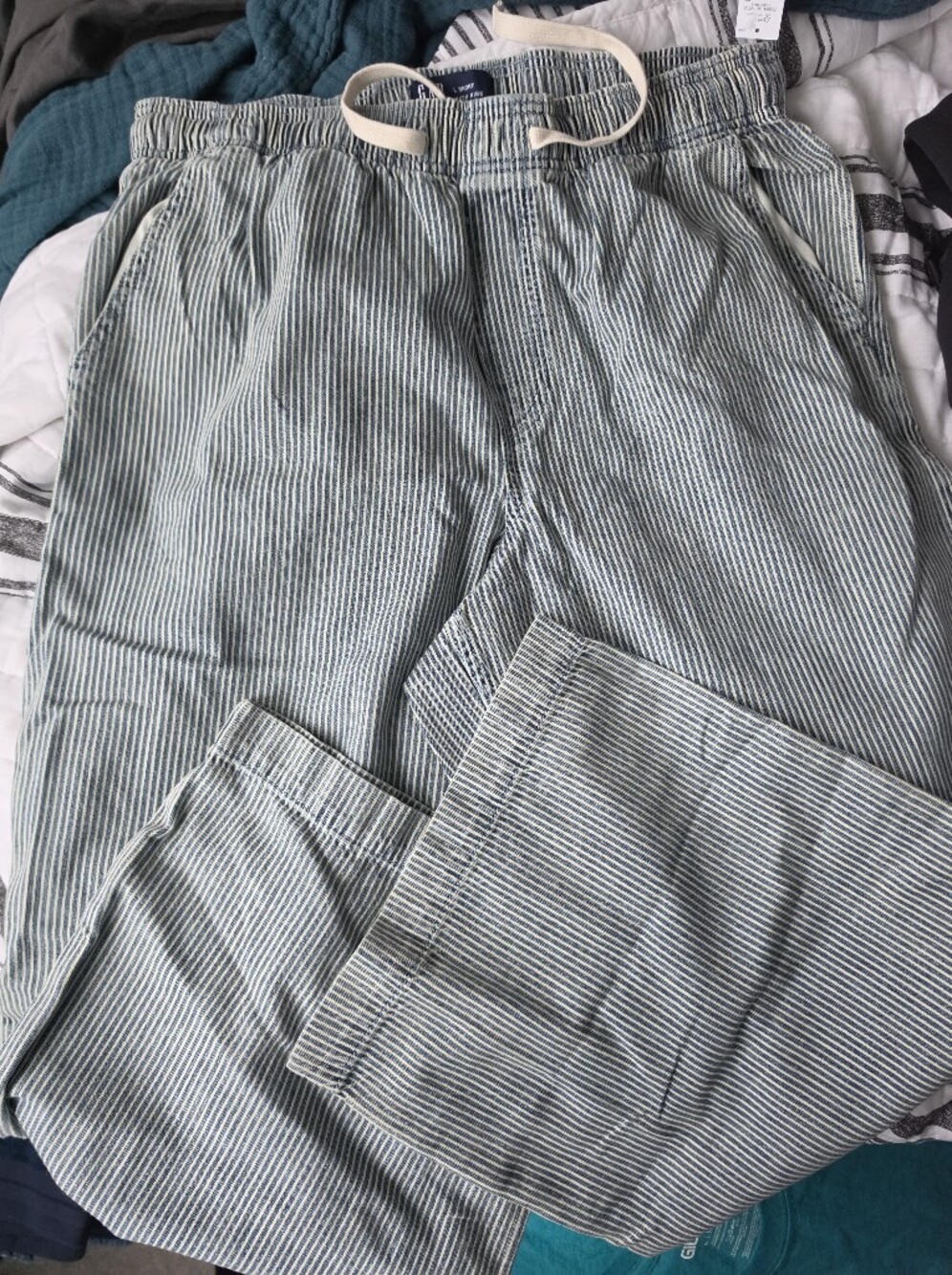 Women's GAP pull On Striped Cotton Jeans - Blue/White. Size L Short